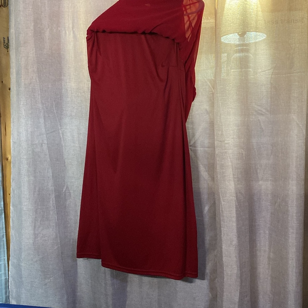 Sleeveless formal dress - Picture 3 of 7